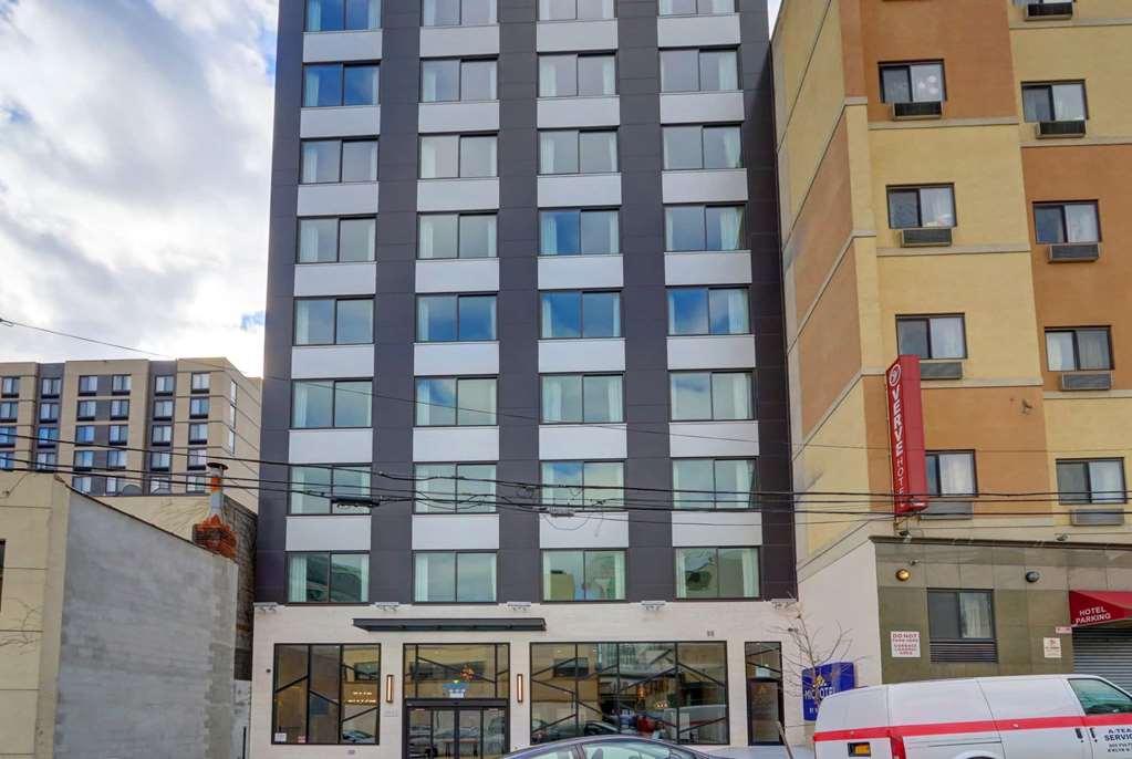 Microtel Inn By Wyndham Long Island City New York Exterior photo