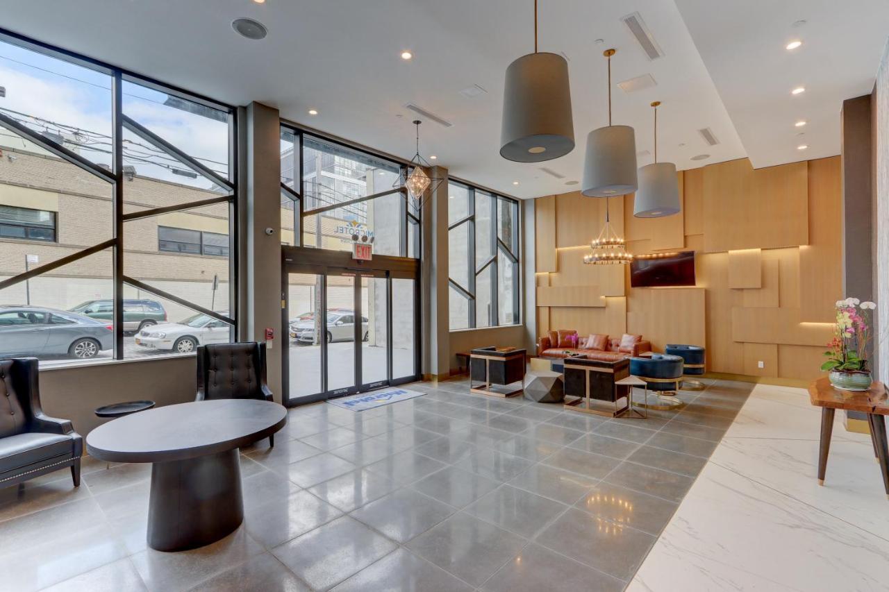 Microtel Inn By Wyndham Long Island City New York Exterior photo