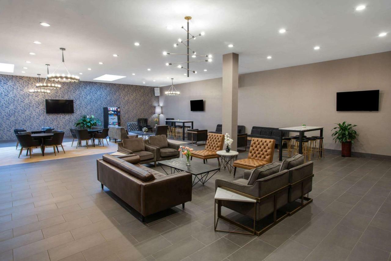 Microtel Inn By Wyndham Long Island City New York Exterior photo
