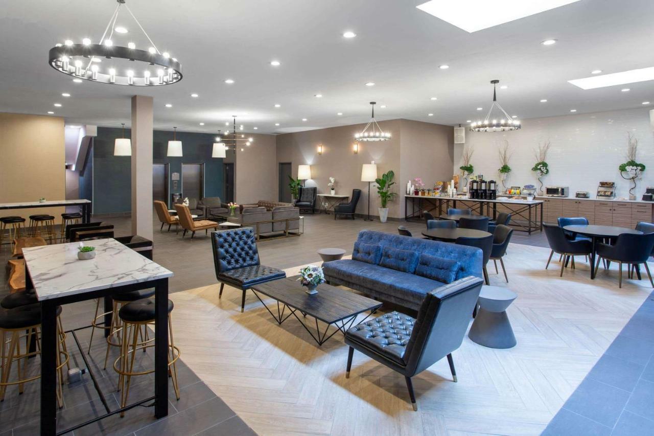 Microtel Inn By Wyndham Long Island City New York Exterior photo